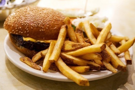 cheeseburger/fries